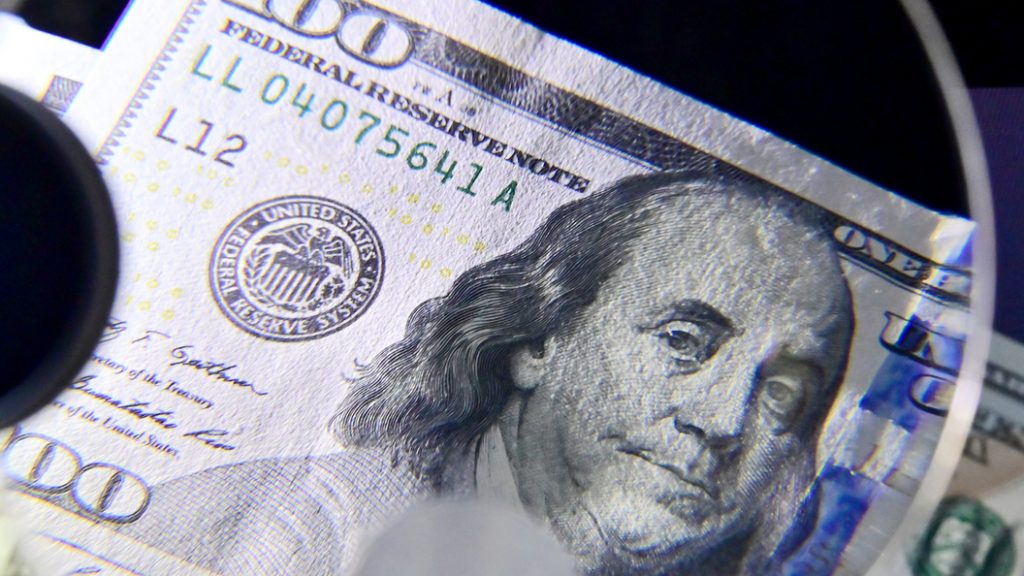 Фото: https://img.tsargrad.tv/cache/f/1/dollar5.jpg/w1056h594fill.jpg